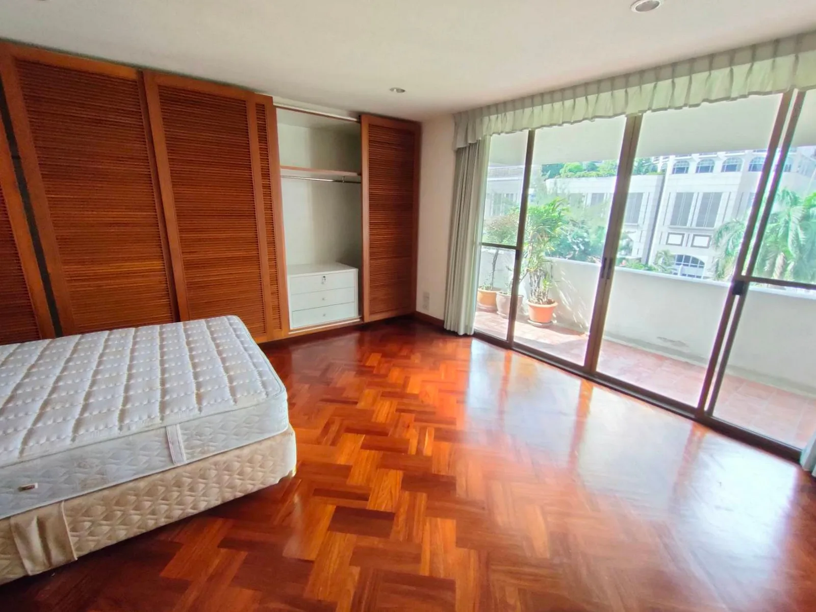 Ruam Rudee Penthouse — photo 5
