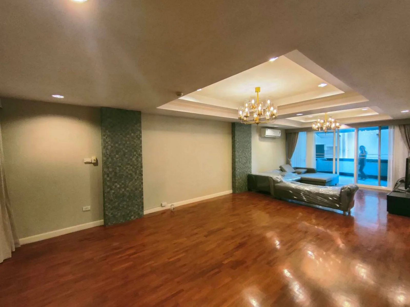 Premier Condominium — photo 4