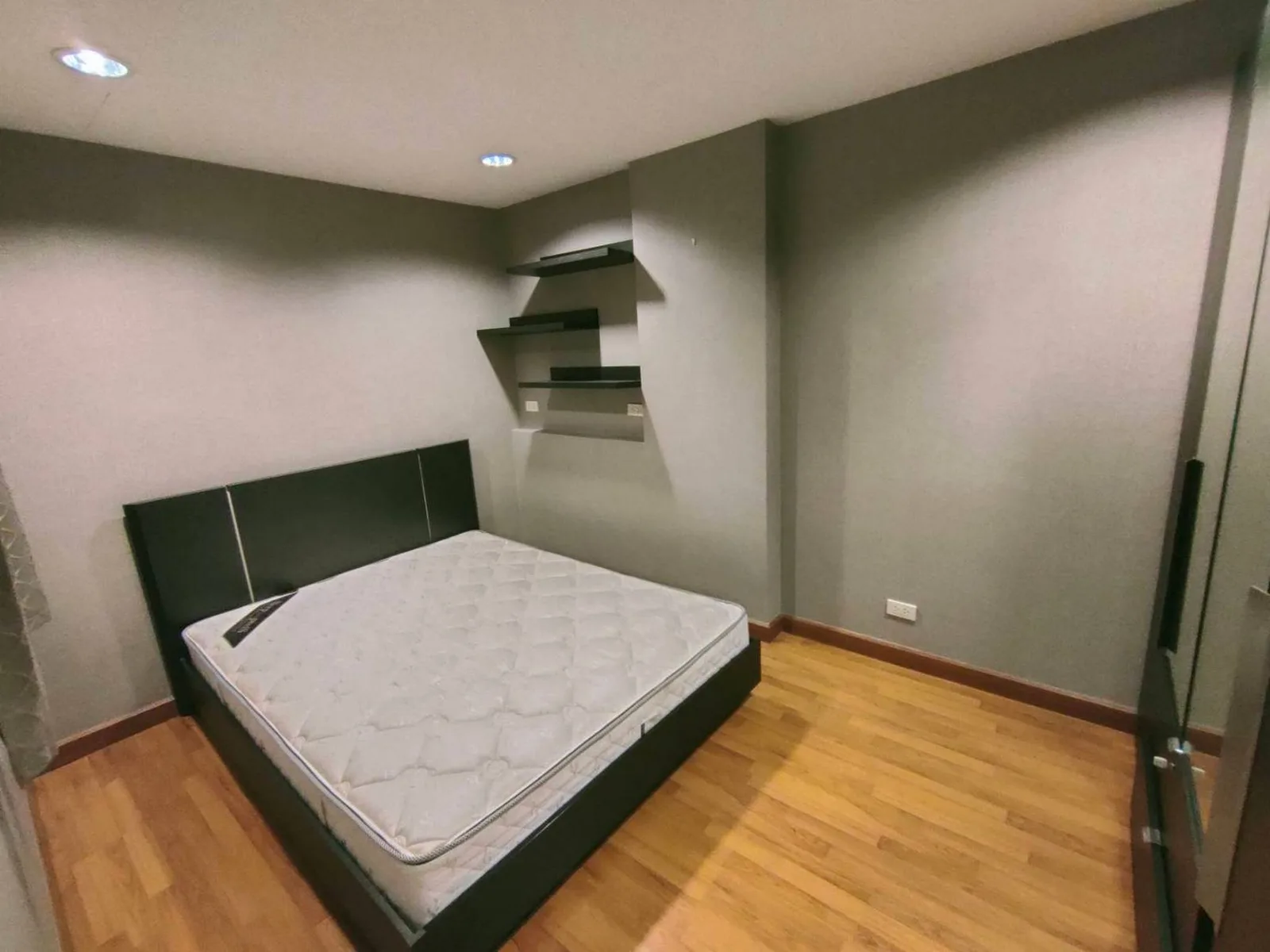 Premier Condominium — photo 6
