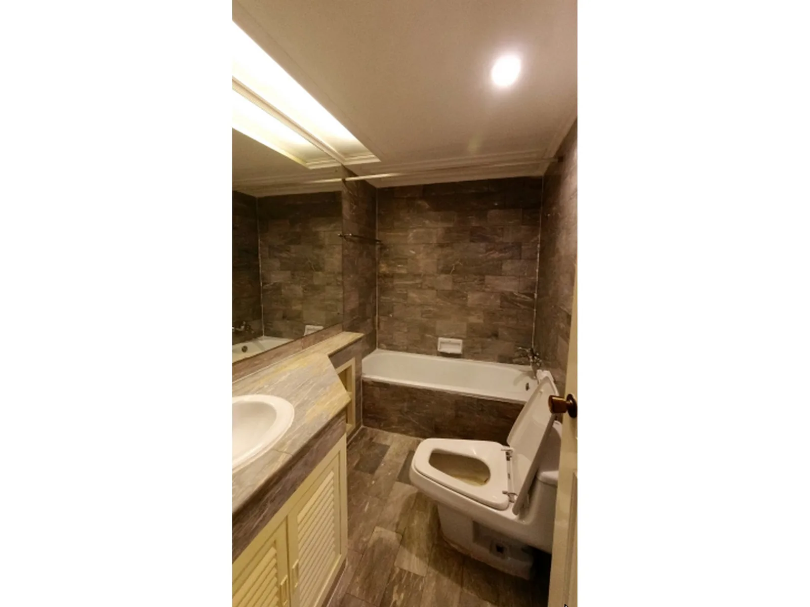Single House Soi Ruamrudee — photo 13
