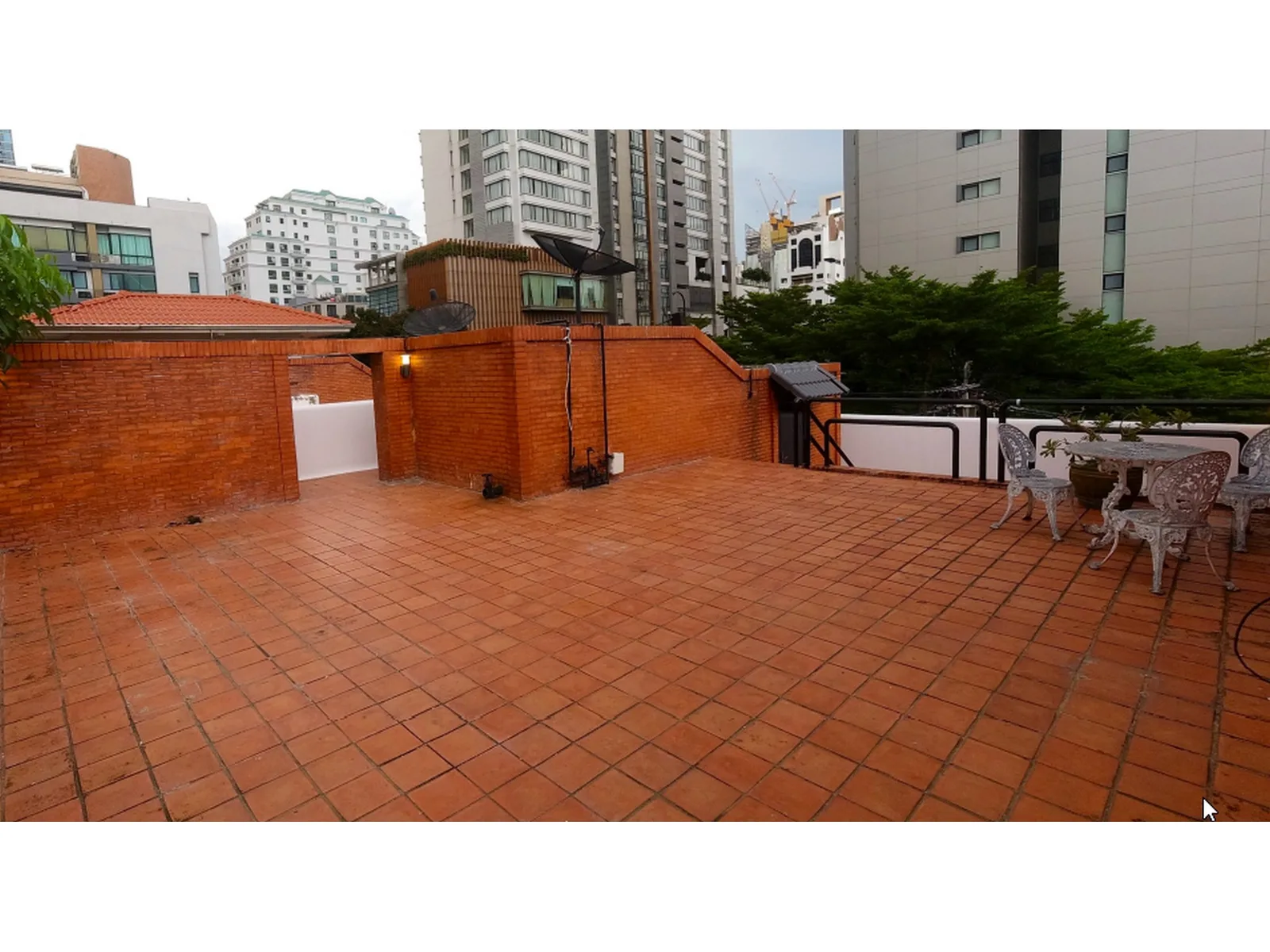 Single House Soi Ruamrudee — photo 15