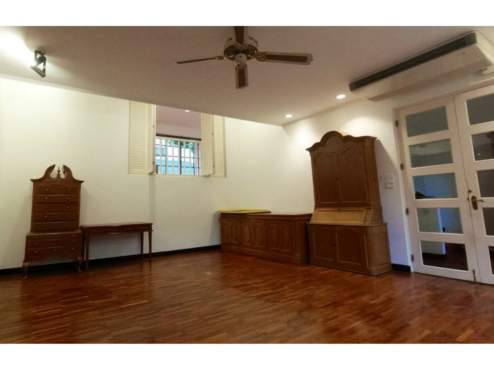 Single House Soi Ruamrudee — photo 3