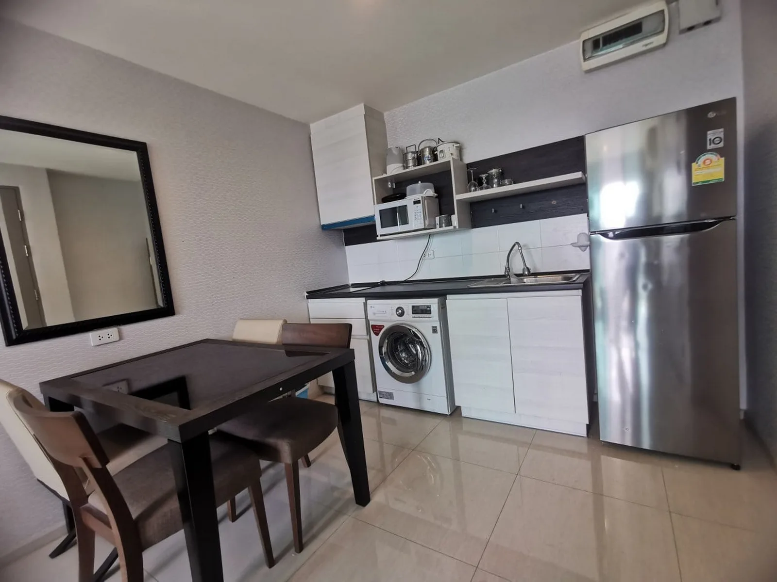 Life Ratchadapisek — photo 5