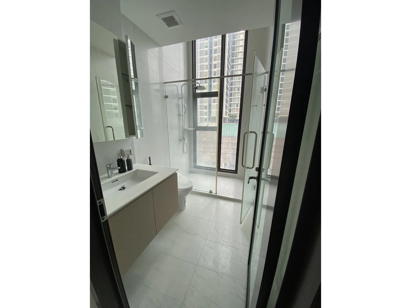 Chewathai Residence Asoke — photo 12
