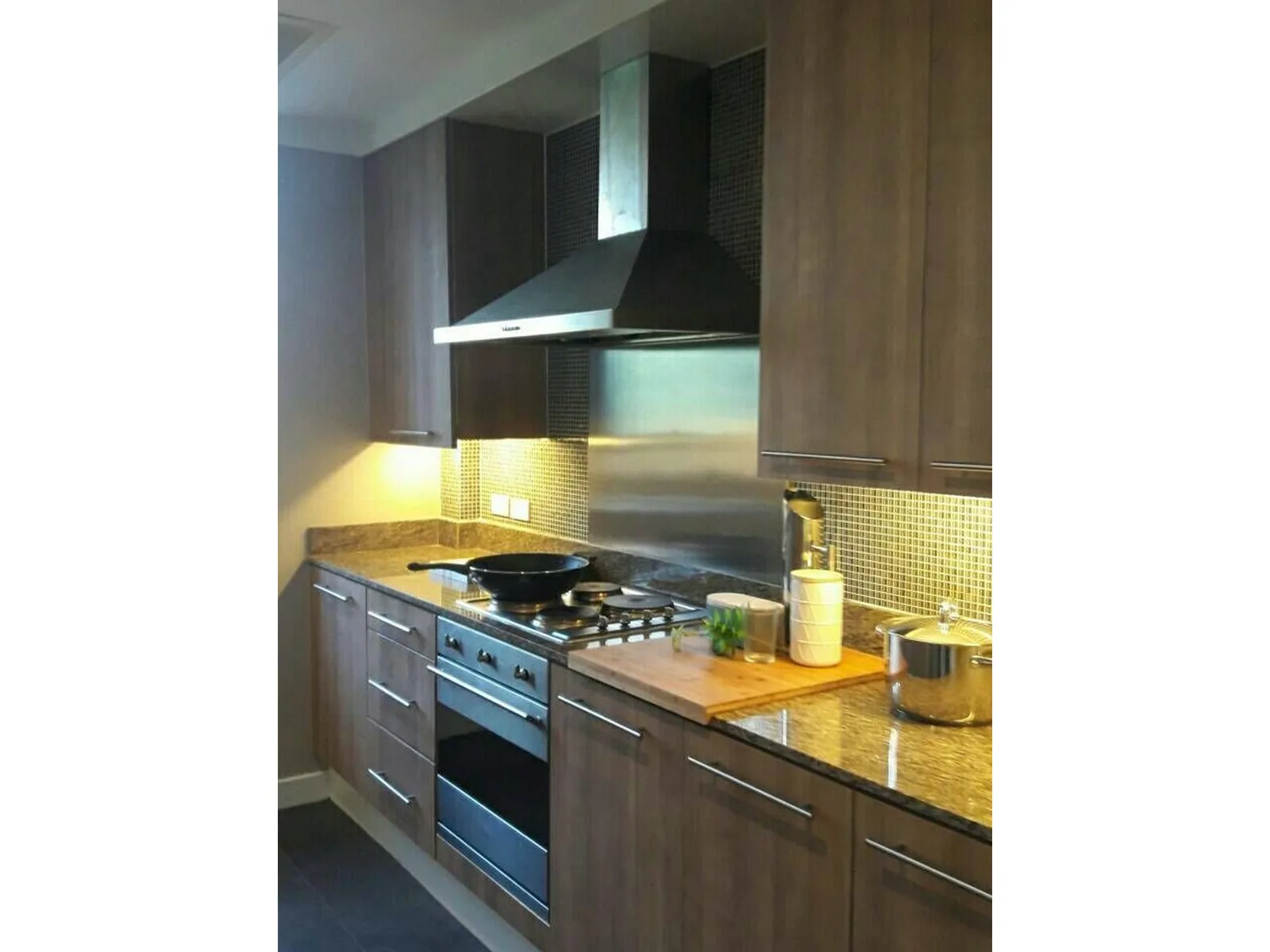 Monet House Apartment — photo 11