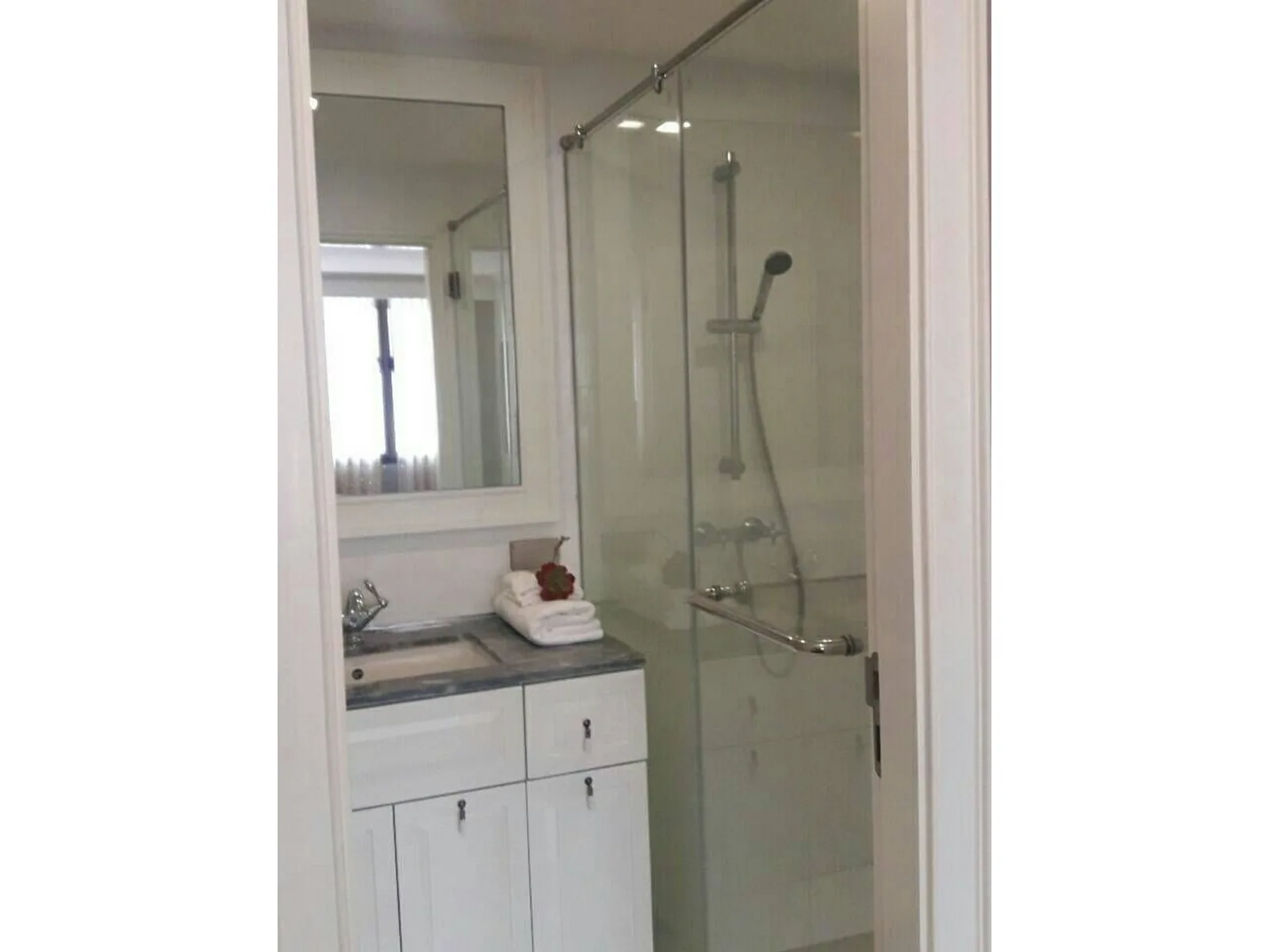 Monet House Apartment — photo 15