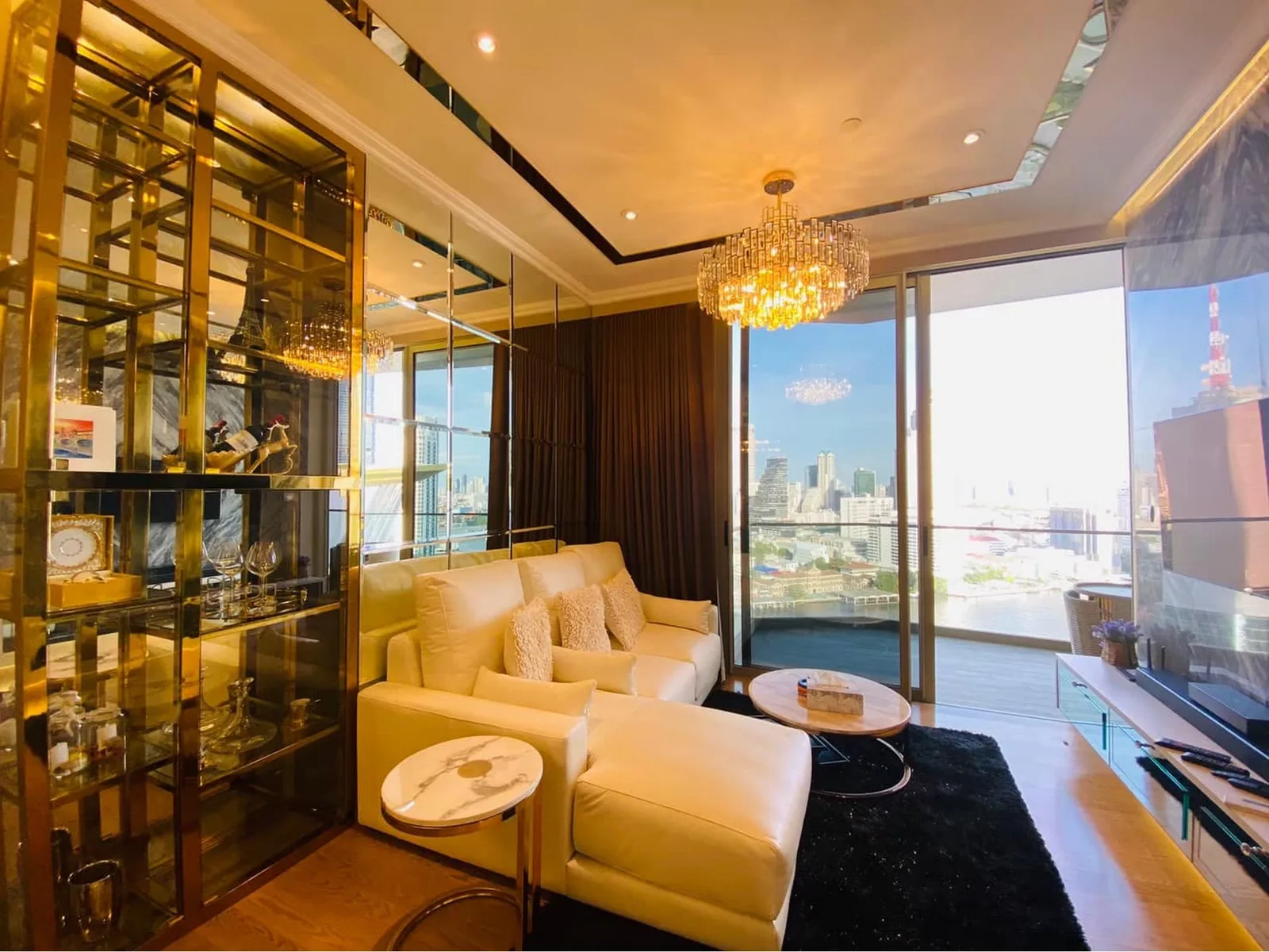 Magnolias Waterfront Residences — photo 1