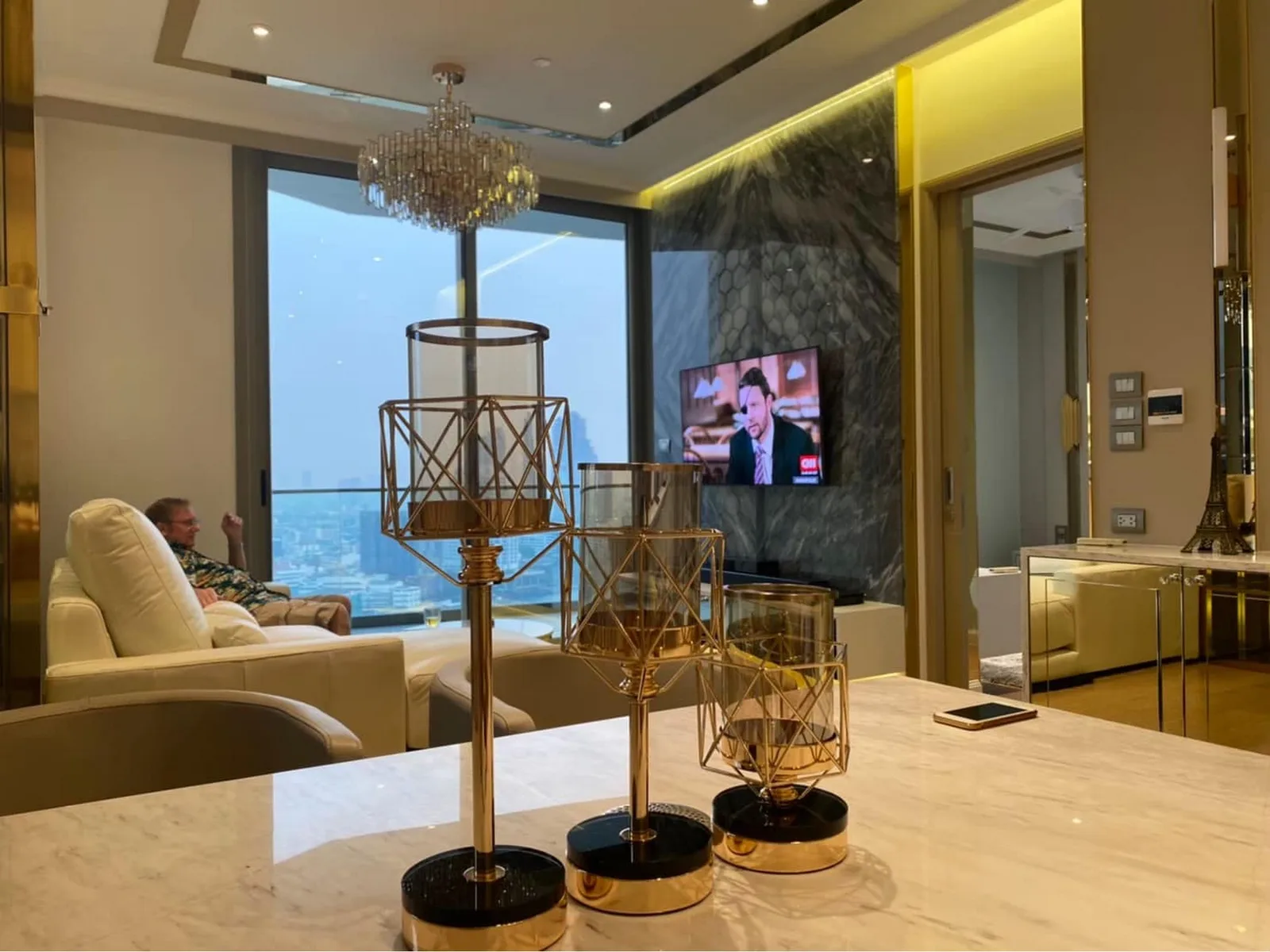 Magnolias Waterfront Residences — photo 4