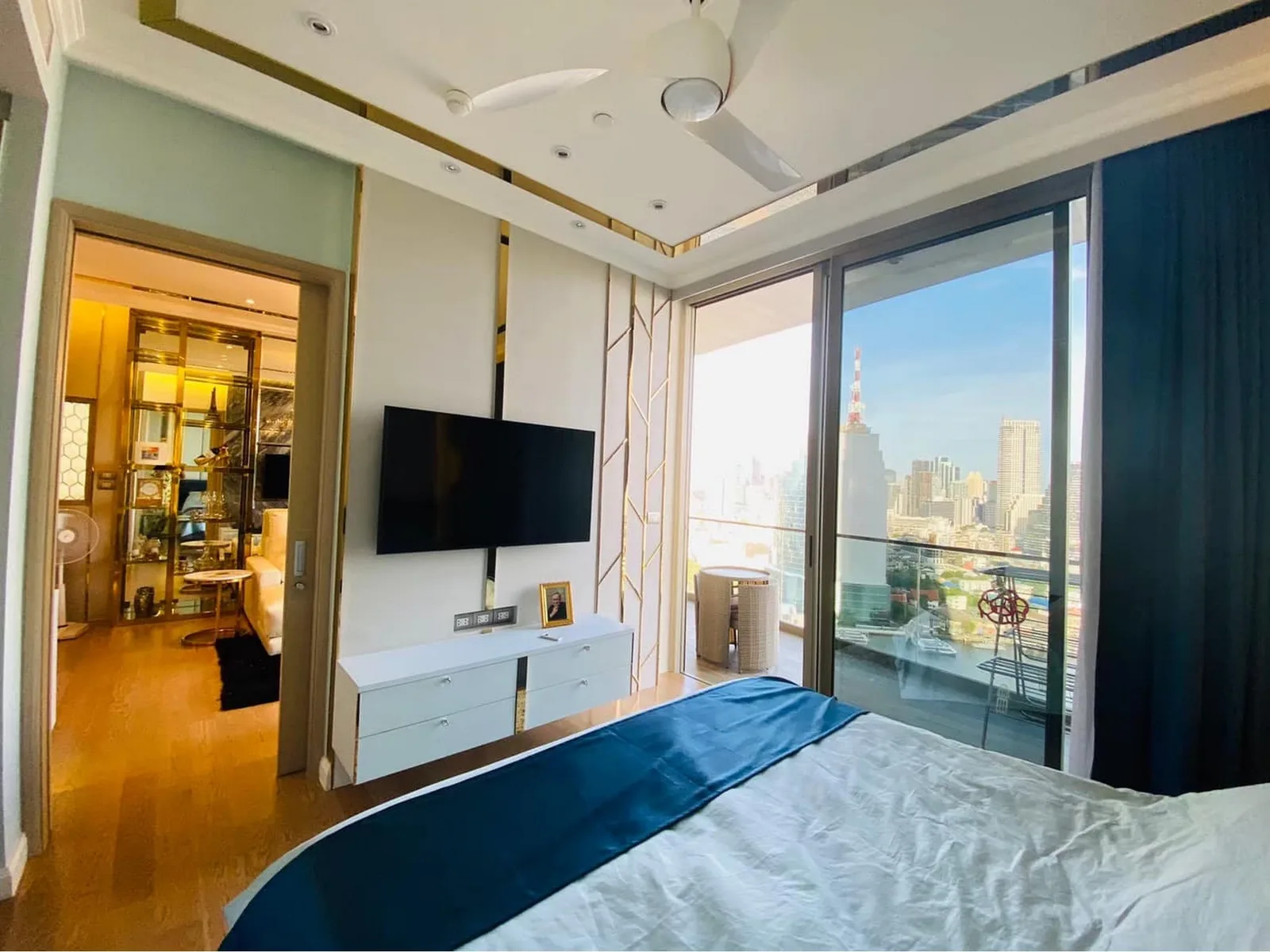 Magnolias Waterfront Residences — photo 8