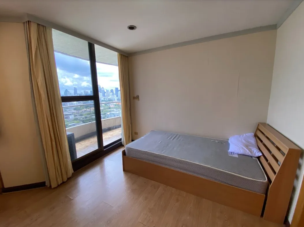 Supalai Place — photo 10