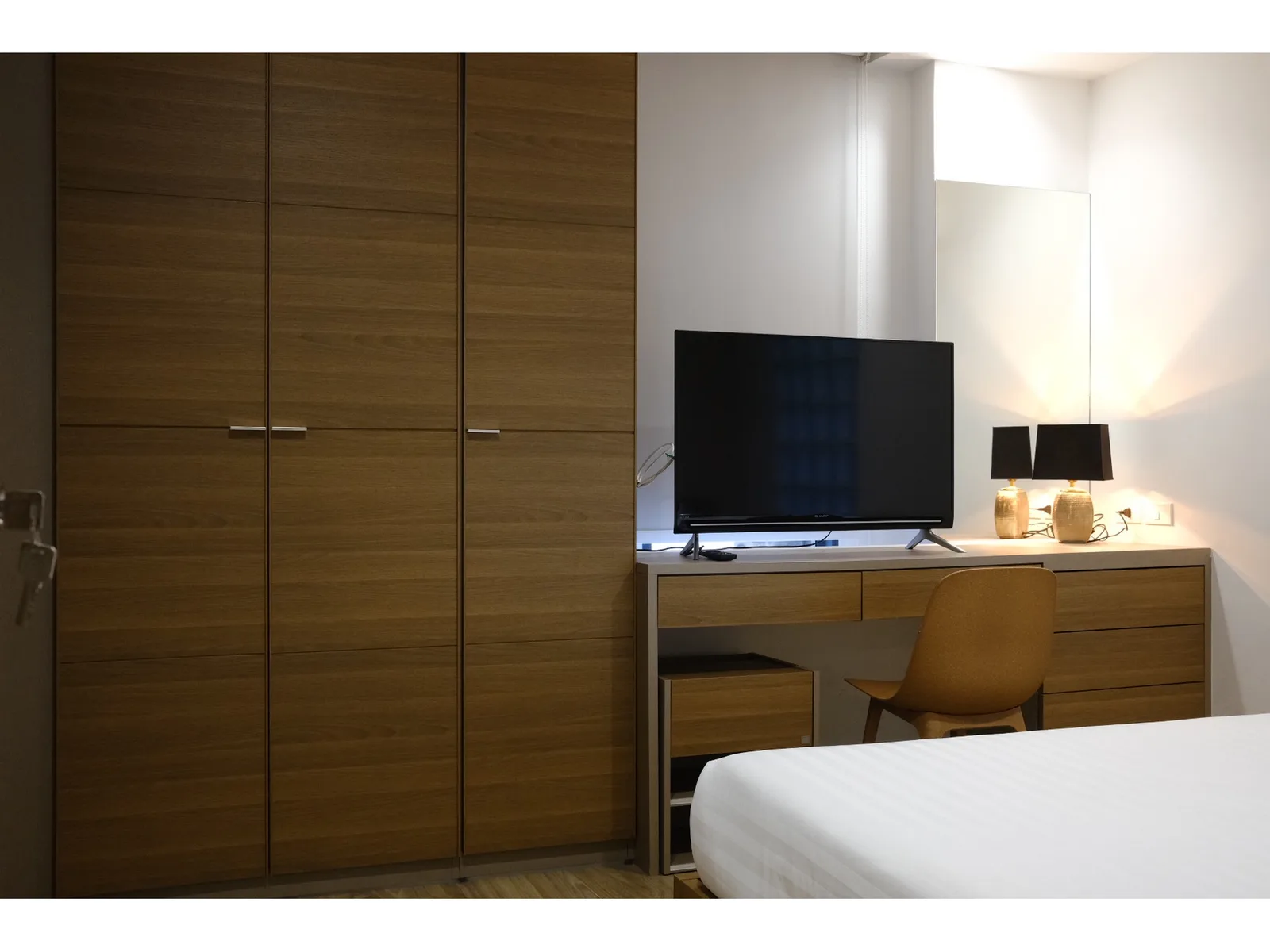 Mayflower House Apartment — photo 5
