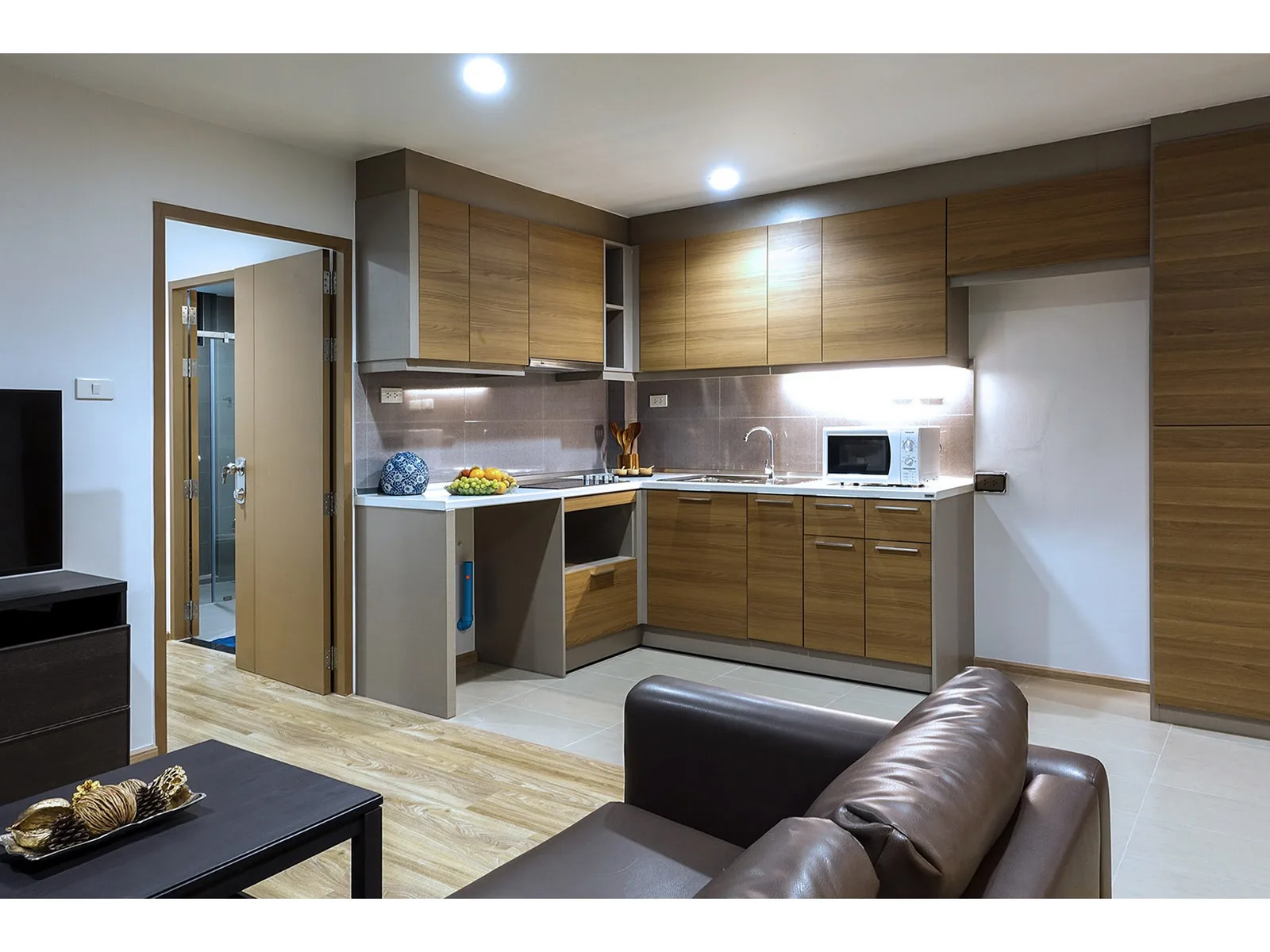 Mayflower House Apartment — photo 3