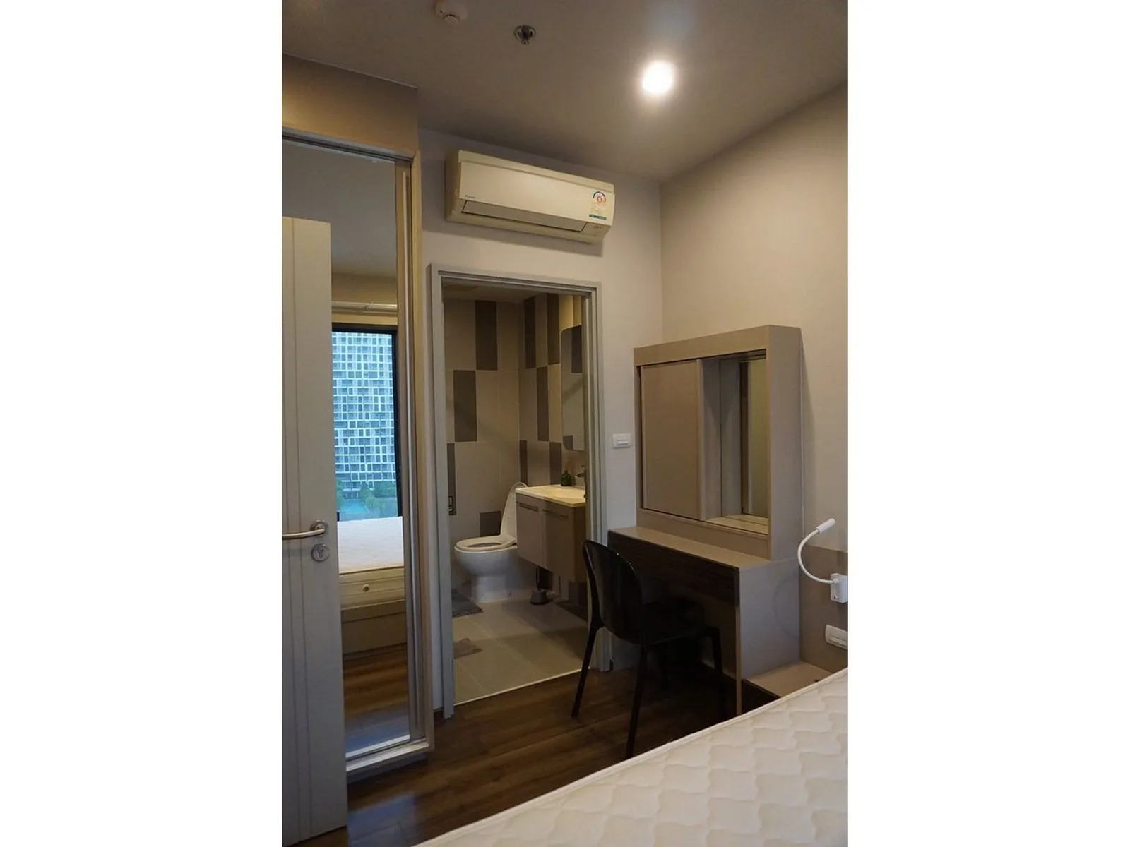 Onyx Phaholyothin — photo 8