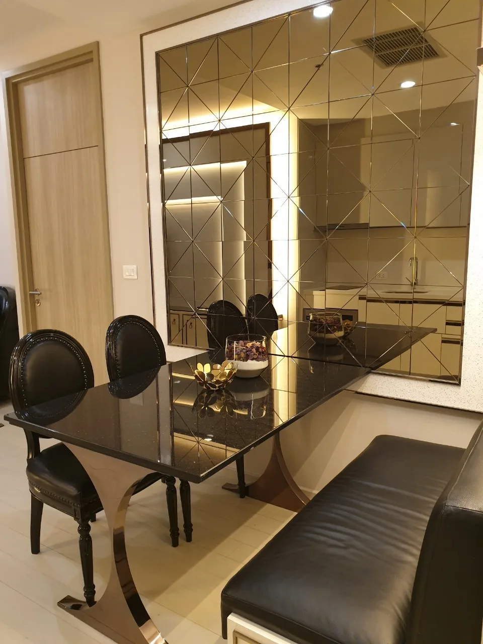 Noble Ploenchit — photo 12