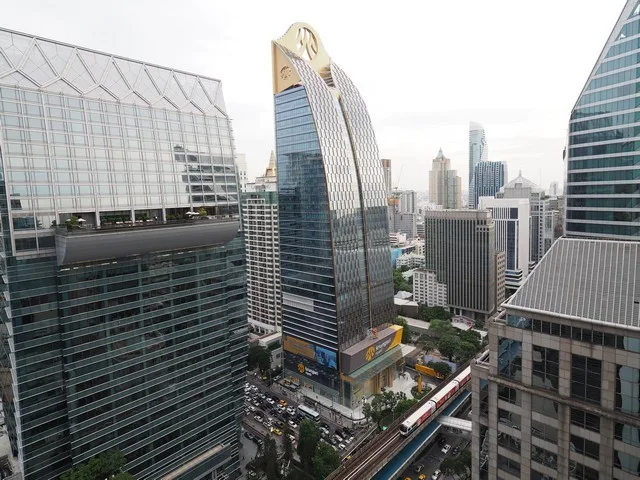 Noble Ploenchit — photo 10