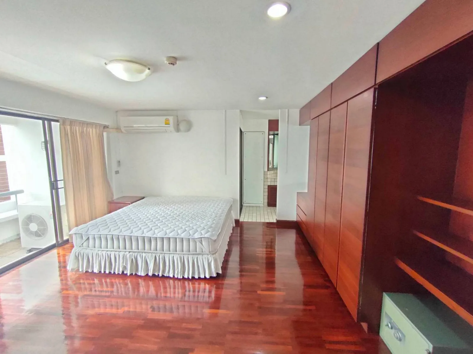 Sripat Court Apartment — photo 7