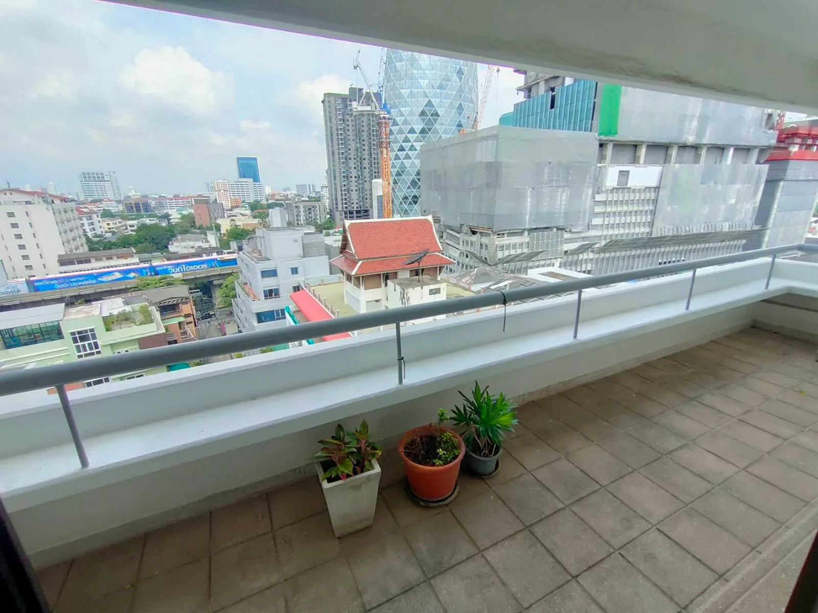Sripat Court Apartment — photo 13