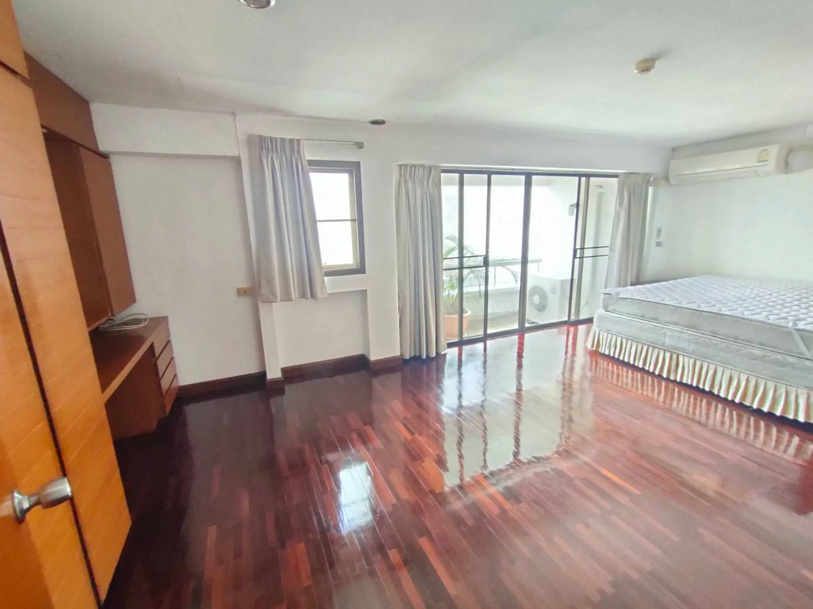 Sripat Court Apartment — photo 5