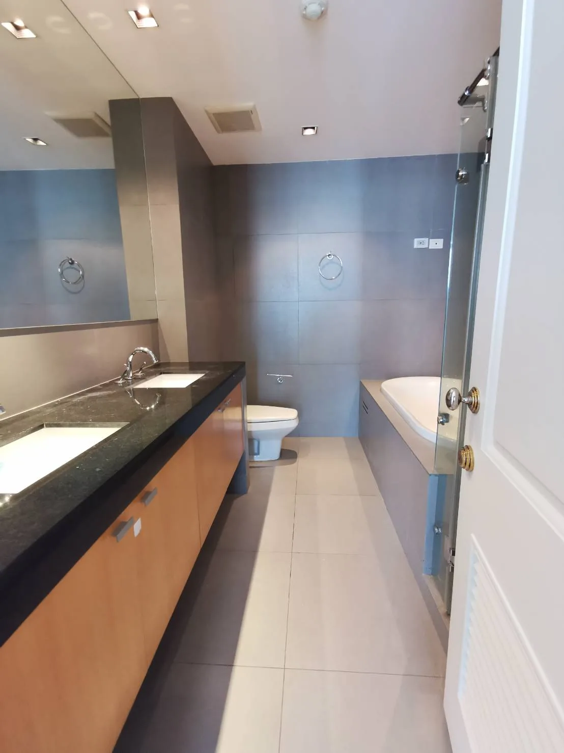 Athenee Residence — photo 5