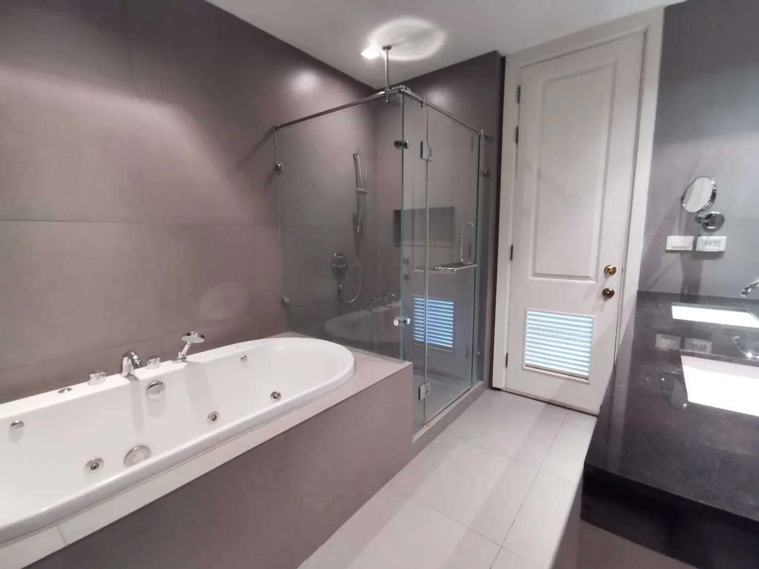 Athenee Residence — photo 6
