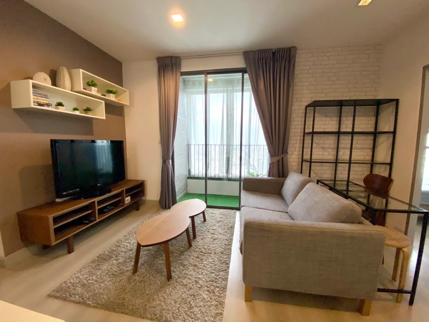 Ideo Mobi Sukhumvit 81 — photo 1