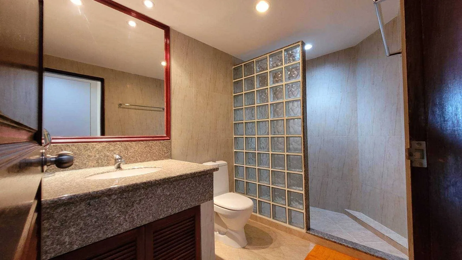 Park Beach Condominium — photo 3