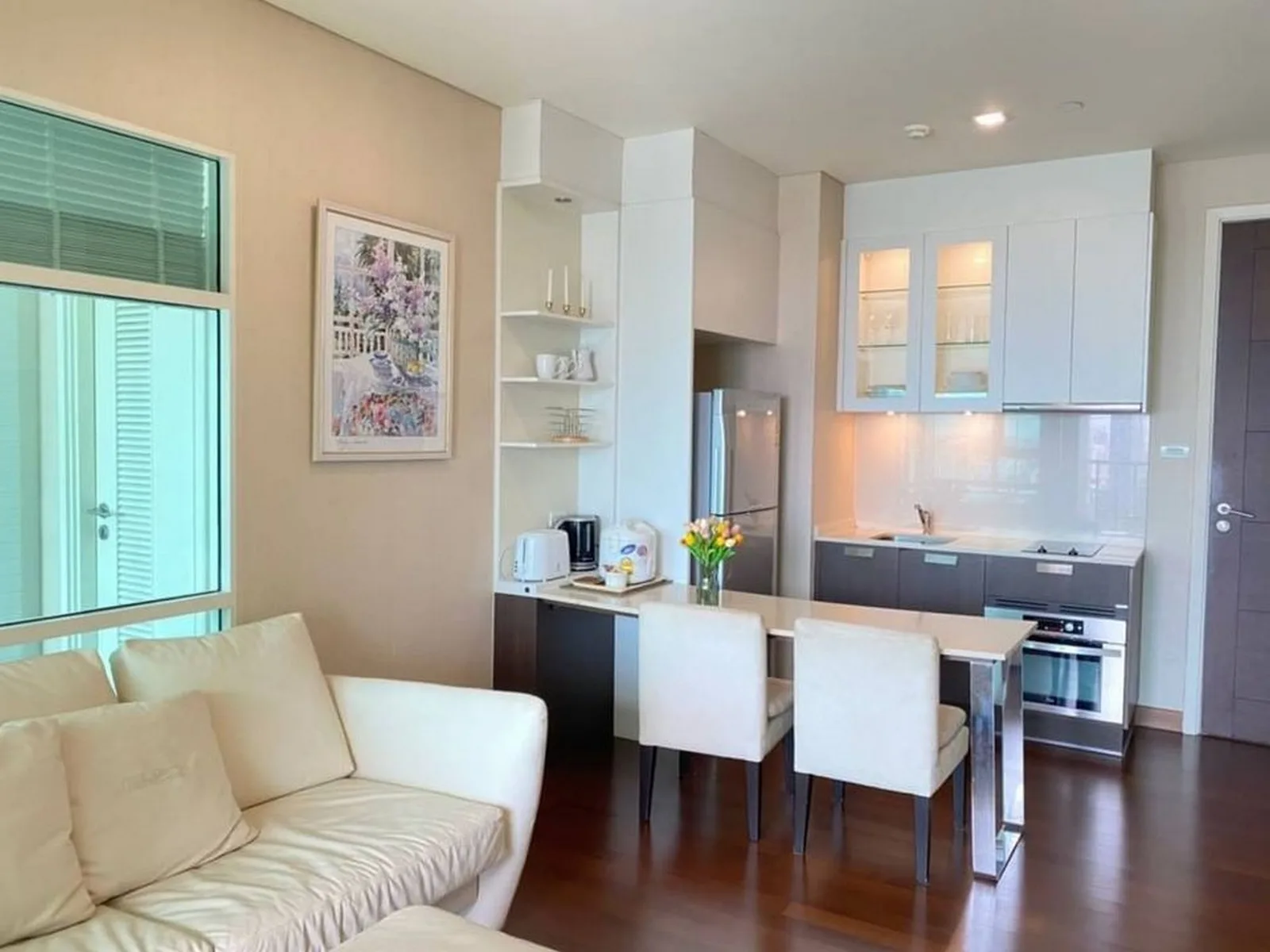 Ivy Thonglor — photo 2