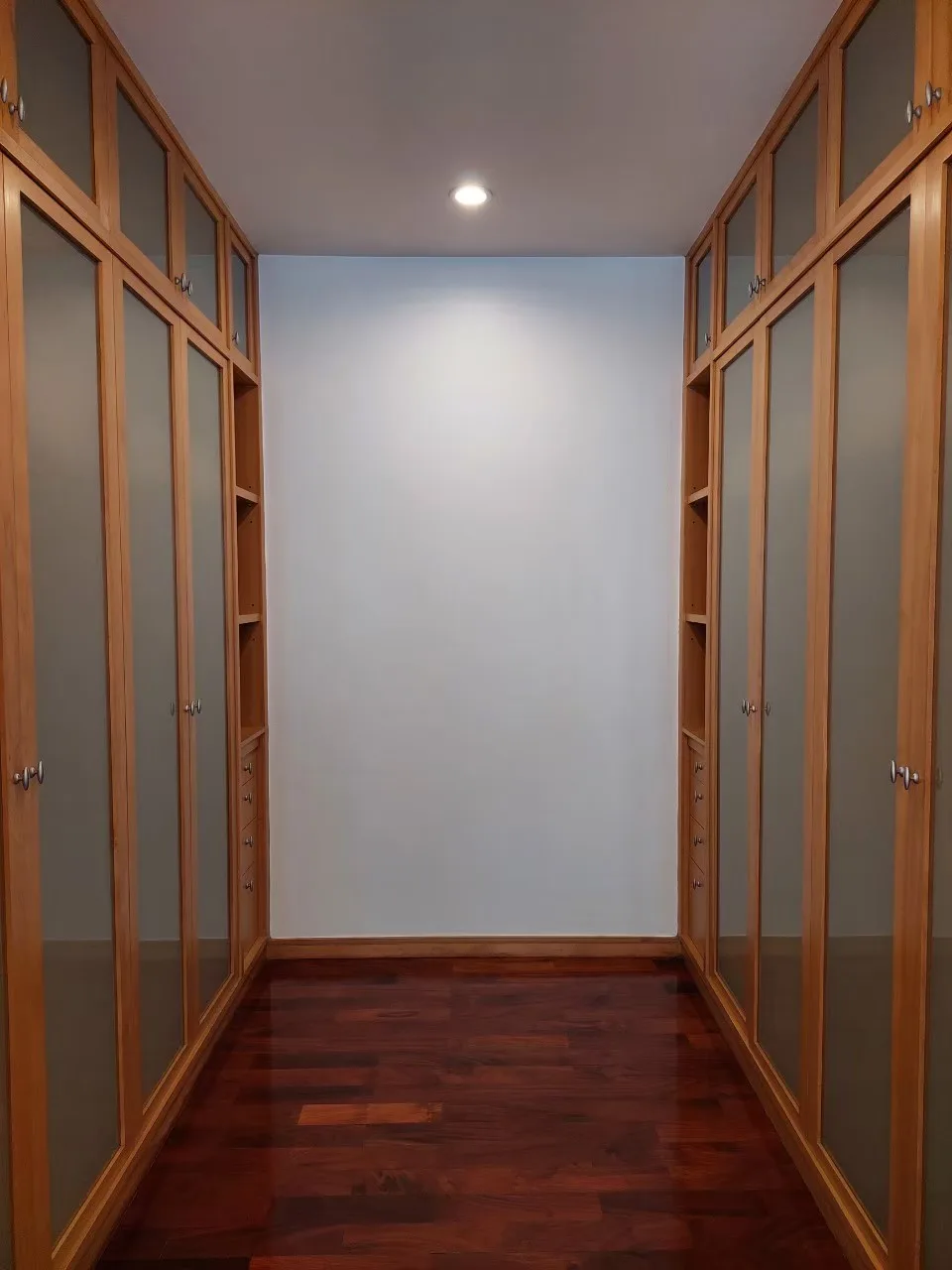 Esmeralda Apartments — photo 12