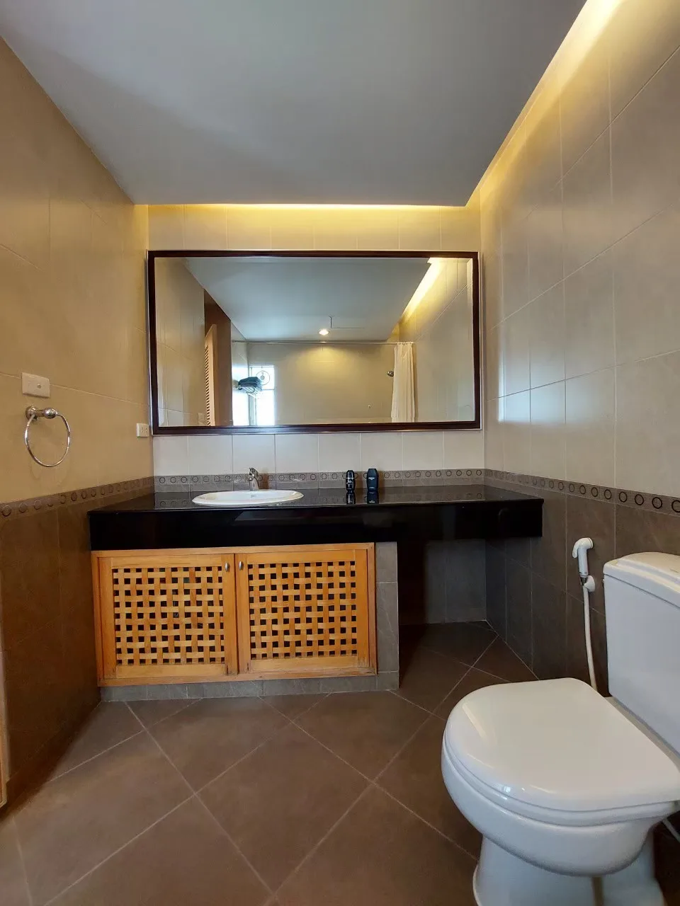 Esmeralda Apartments — photo 14