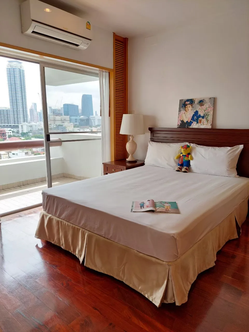 Esmeralda Apartments — photo 15