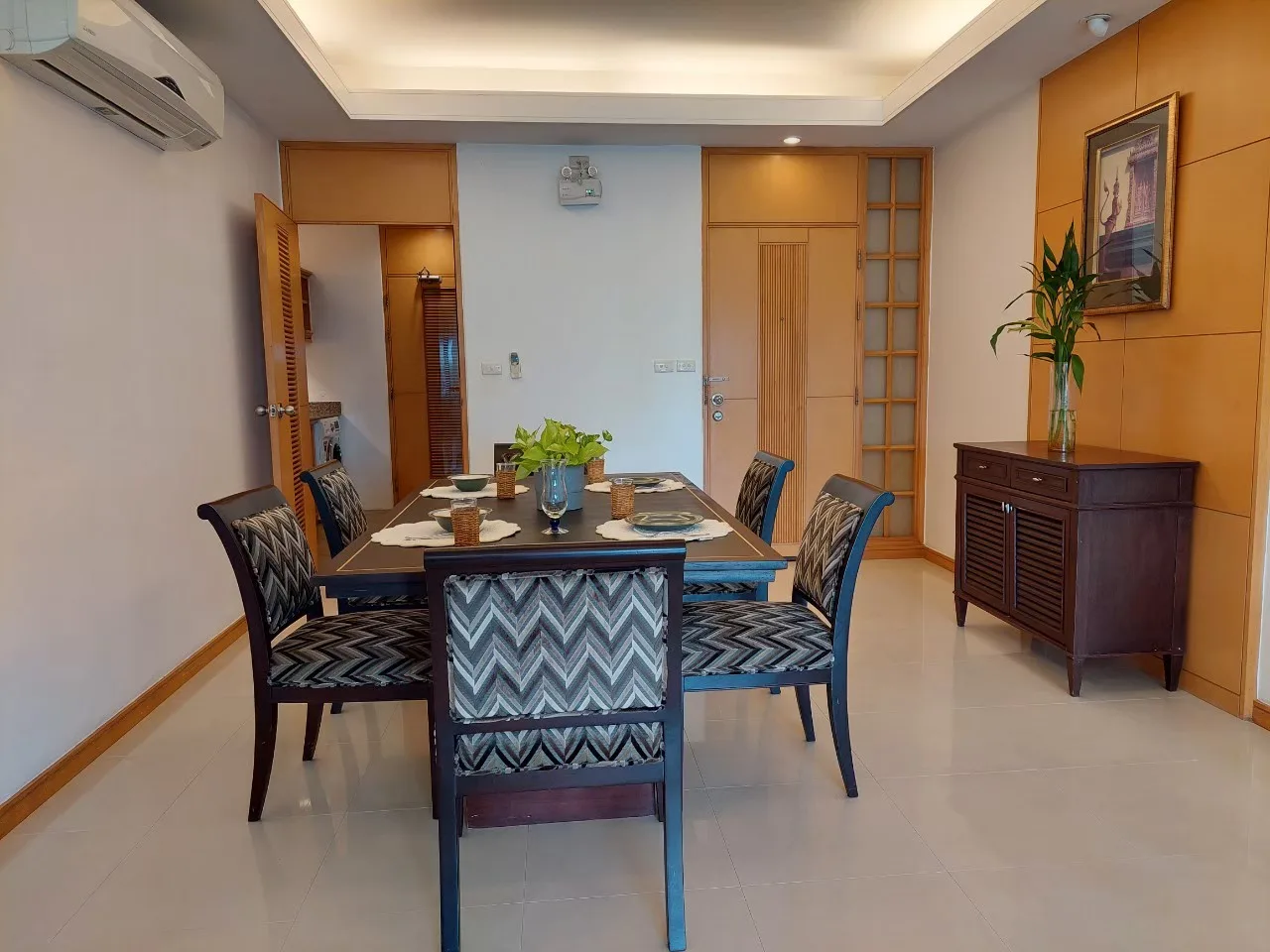 Esmeralda Apartments — photo 4