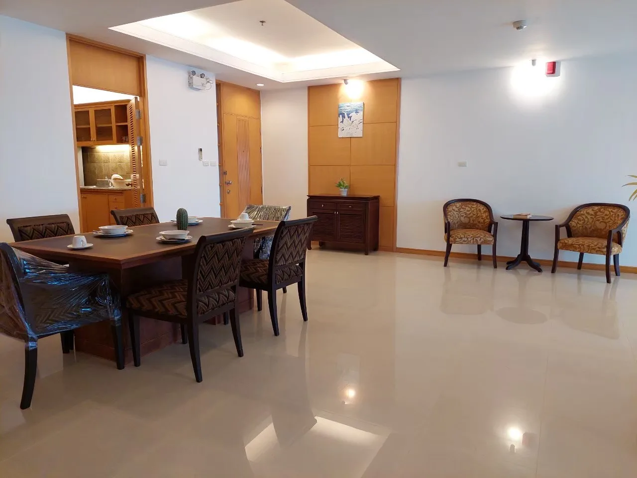 Esmeralda Apartments — photo 2