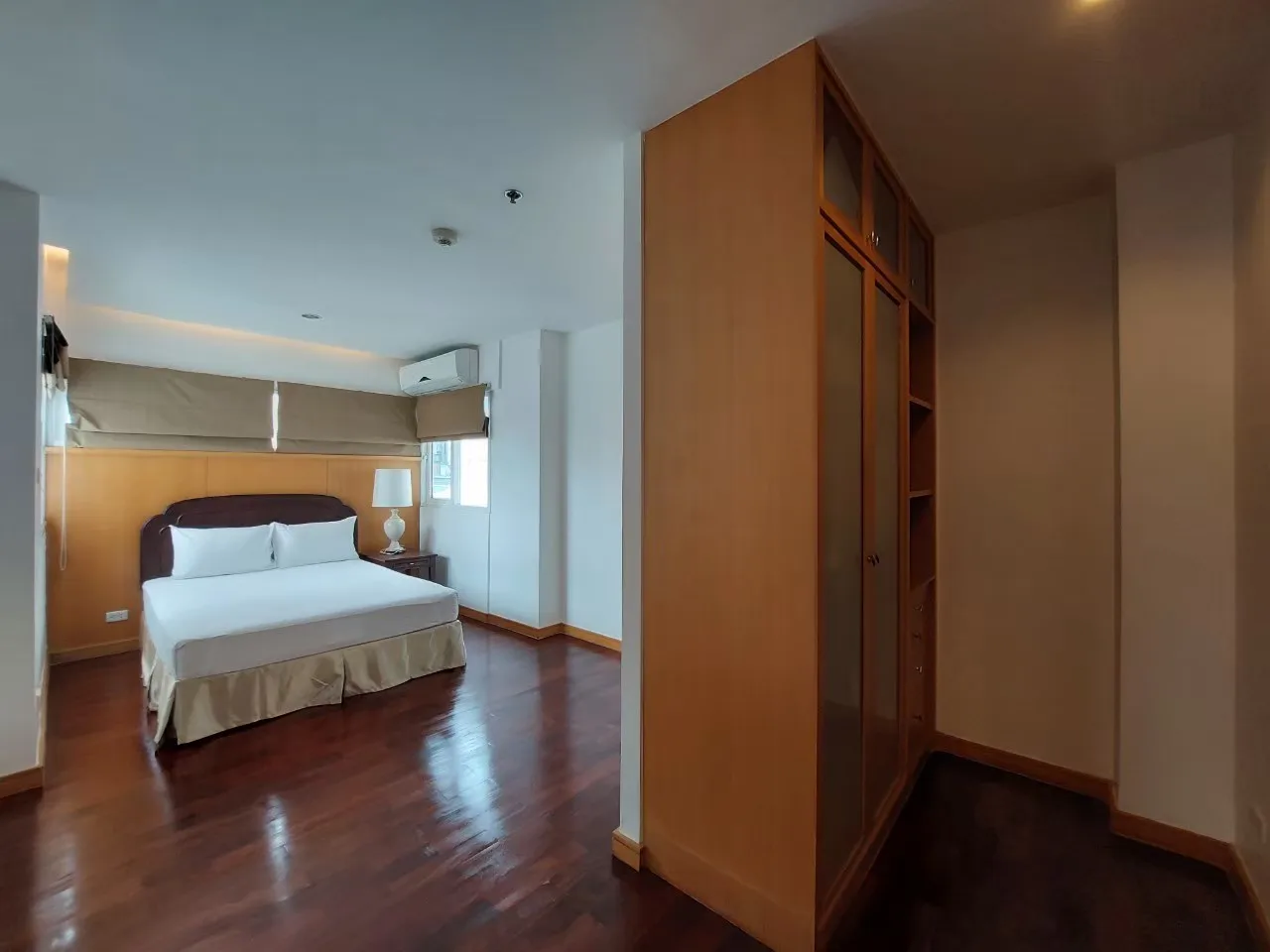 Esmeralda Apartments — photo 11