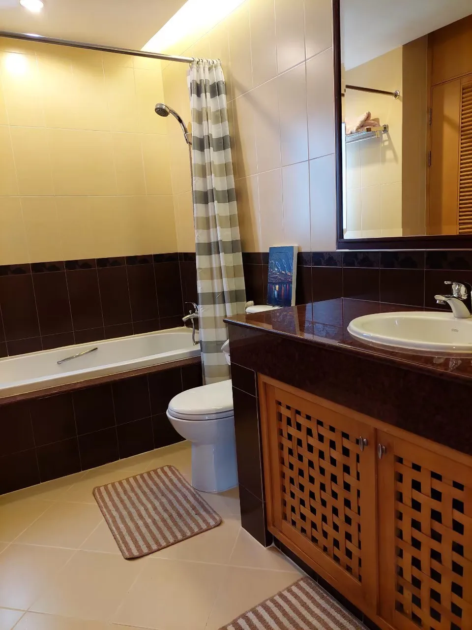 Esmeralda Apartments — photo 13