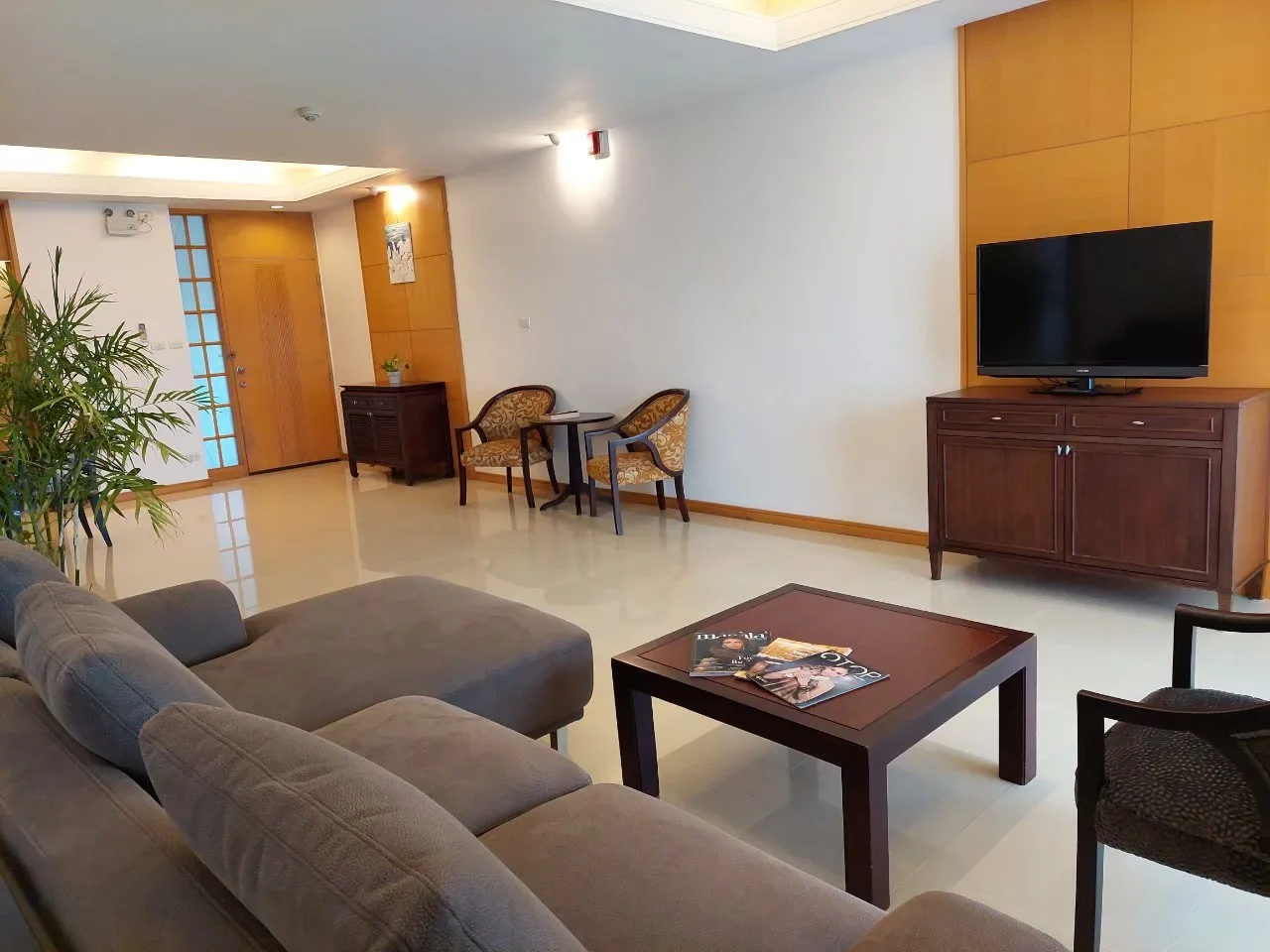 Esmeralda Apartments — photo 3