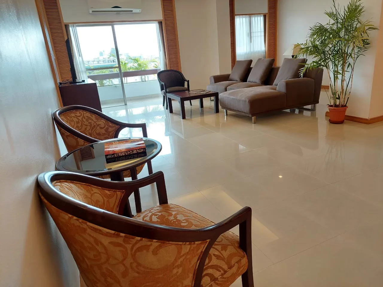 Esmeralda Apartments — photo 4
