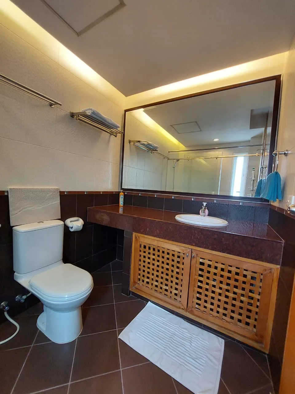 Esmeralda Apartments — photo 10