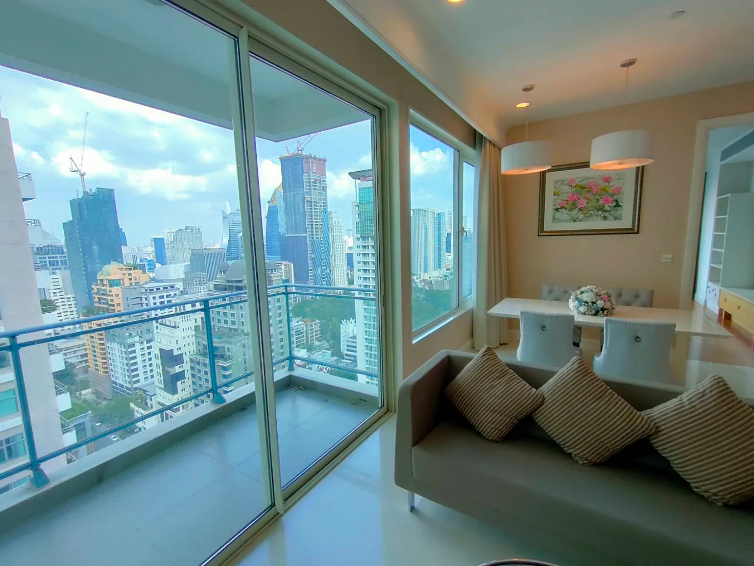 Q Langsuan — photo 3