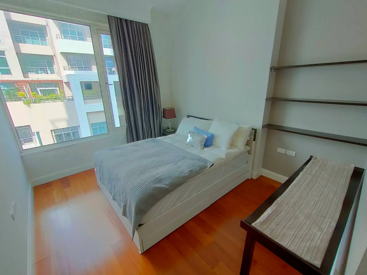 Q Langsuan — photo 10