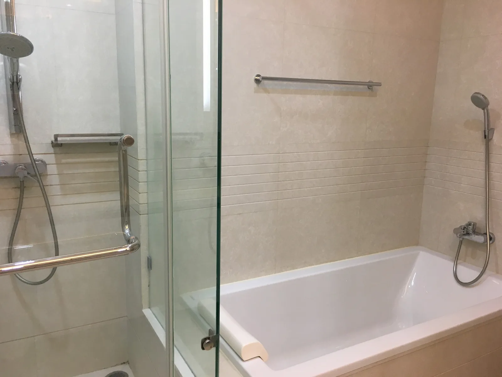 Q Langsuan — photo 14