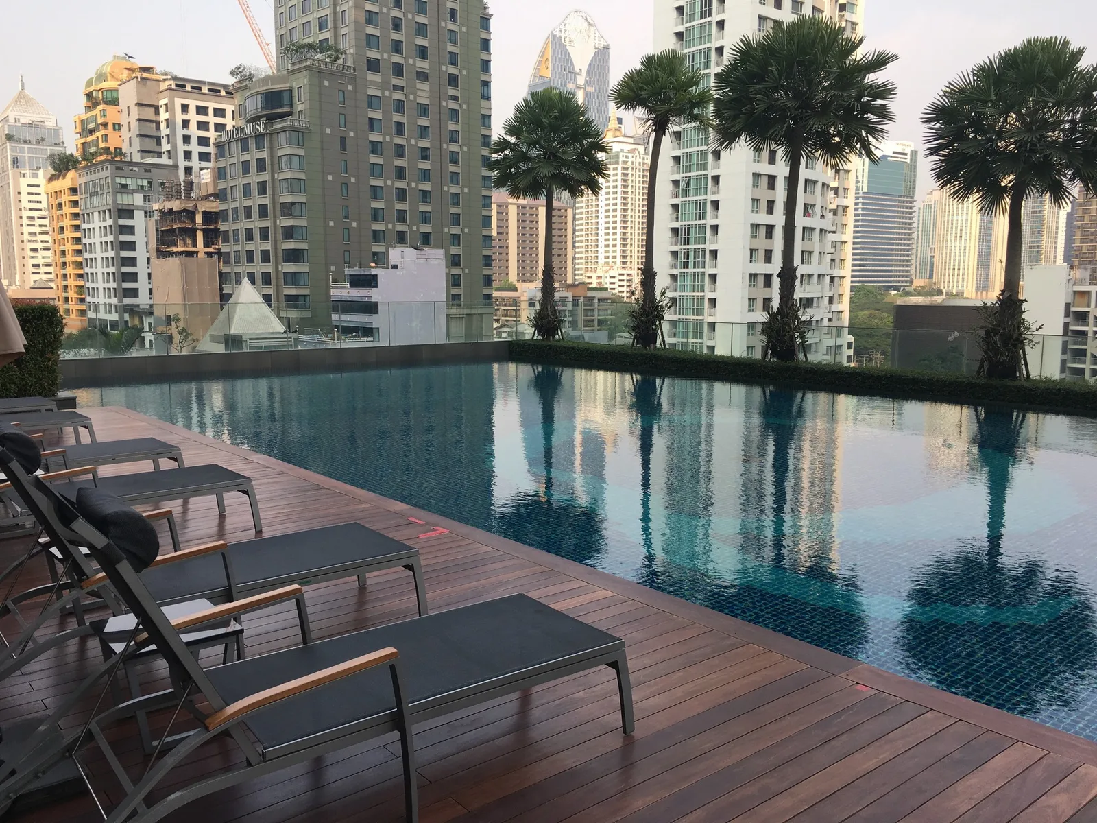Q Langsuan — photo 17