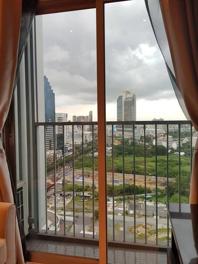 Noble Revolve Ratchada — photo 17
