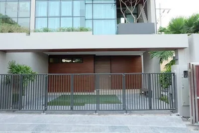 Single House Sukhumvit 71