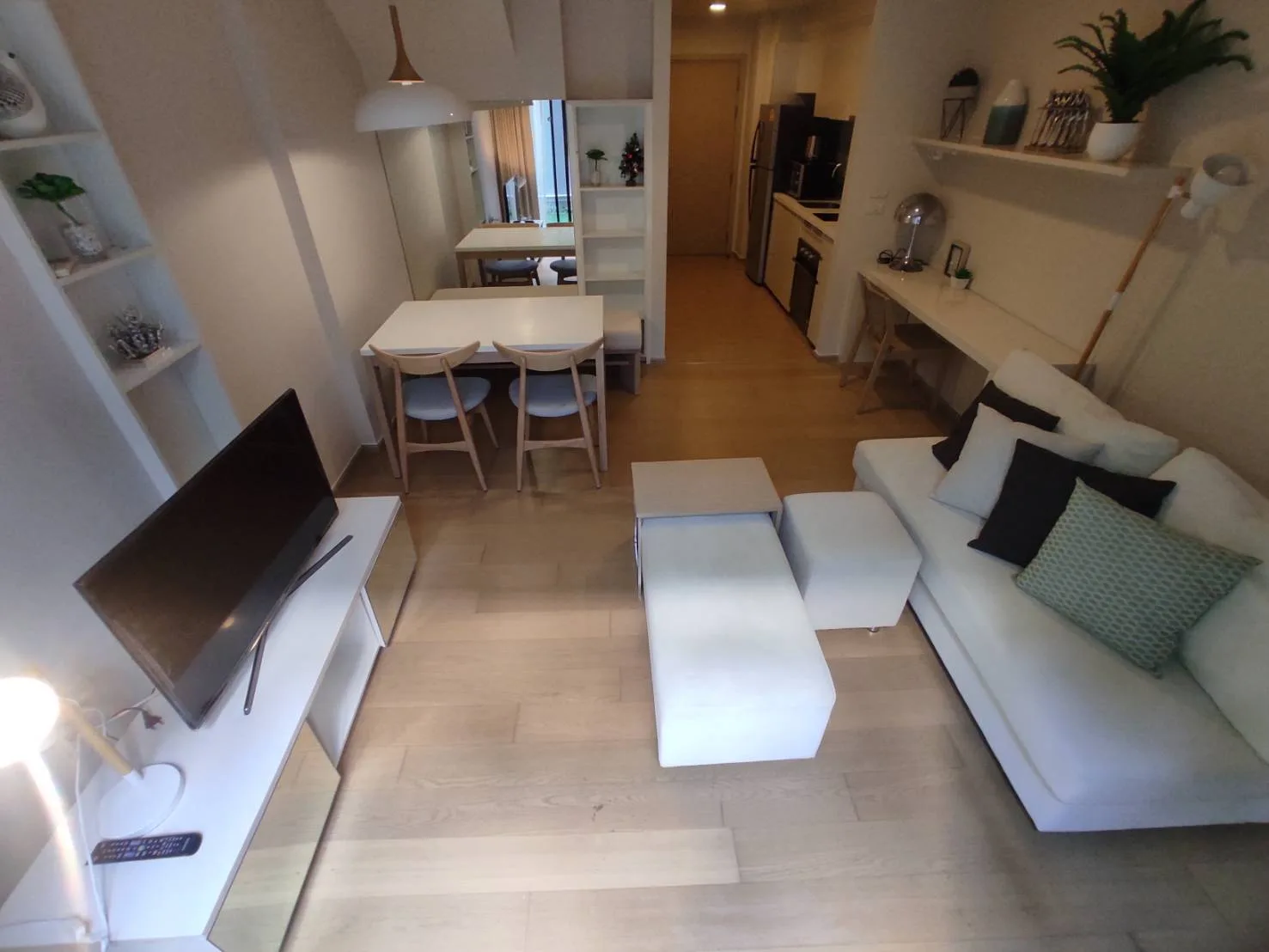 LIV@49 — photo 2