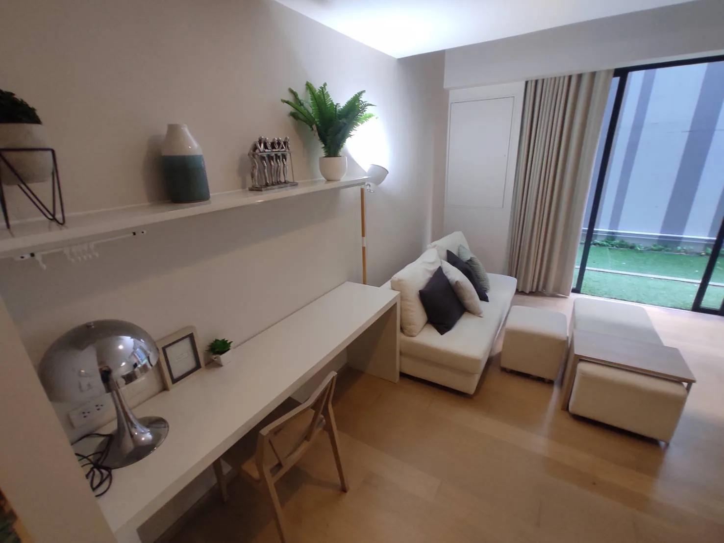 LIV@49 — photo 3
