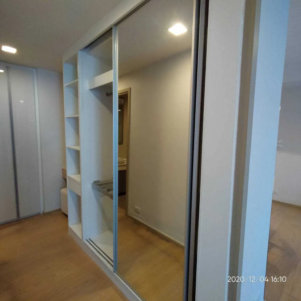 LIV@49 — photo 6