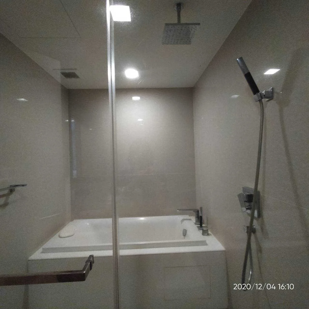 LIV@49 — photo 7