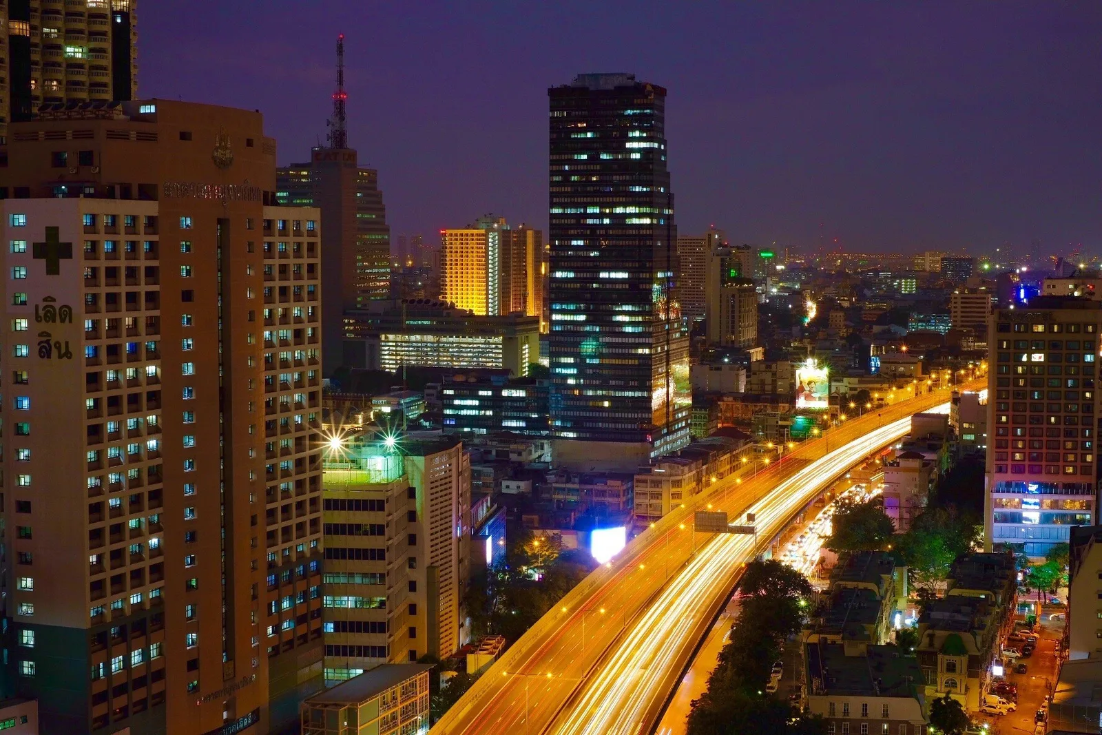 Noble Revolve Silom — photo 14
