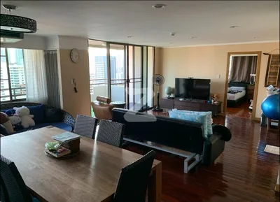 Acadamia Grand Tower