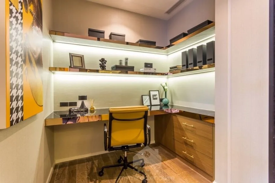 Muniq Langsuan — photo 10